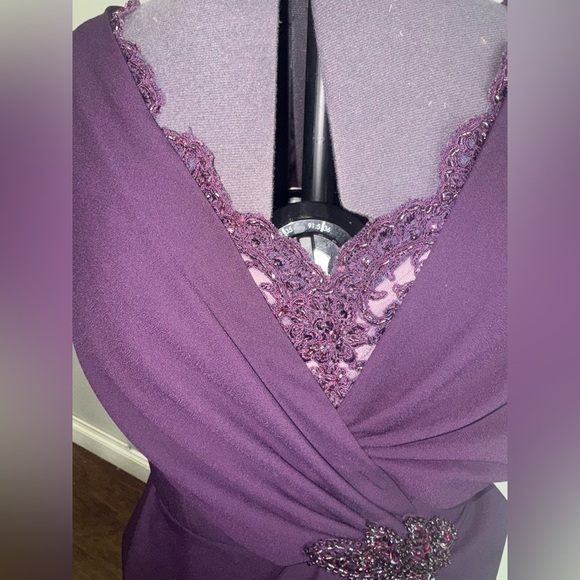 Elegant Purple mother of the bride Dress - Picture 4 of 9